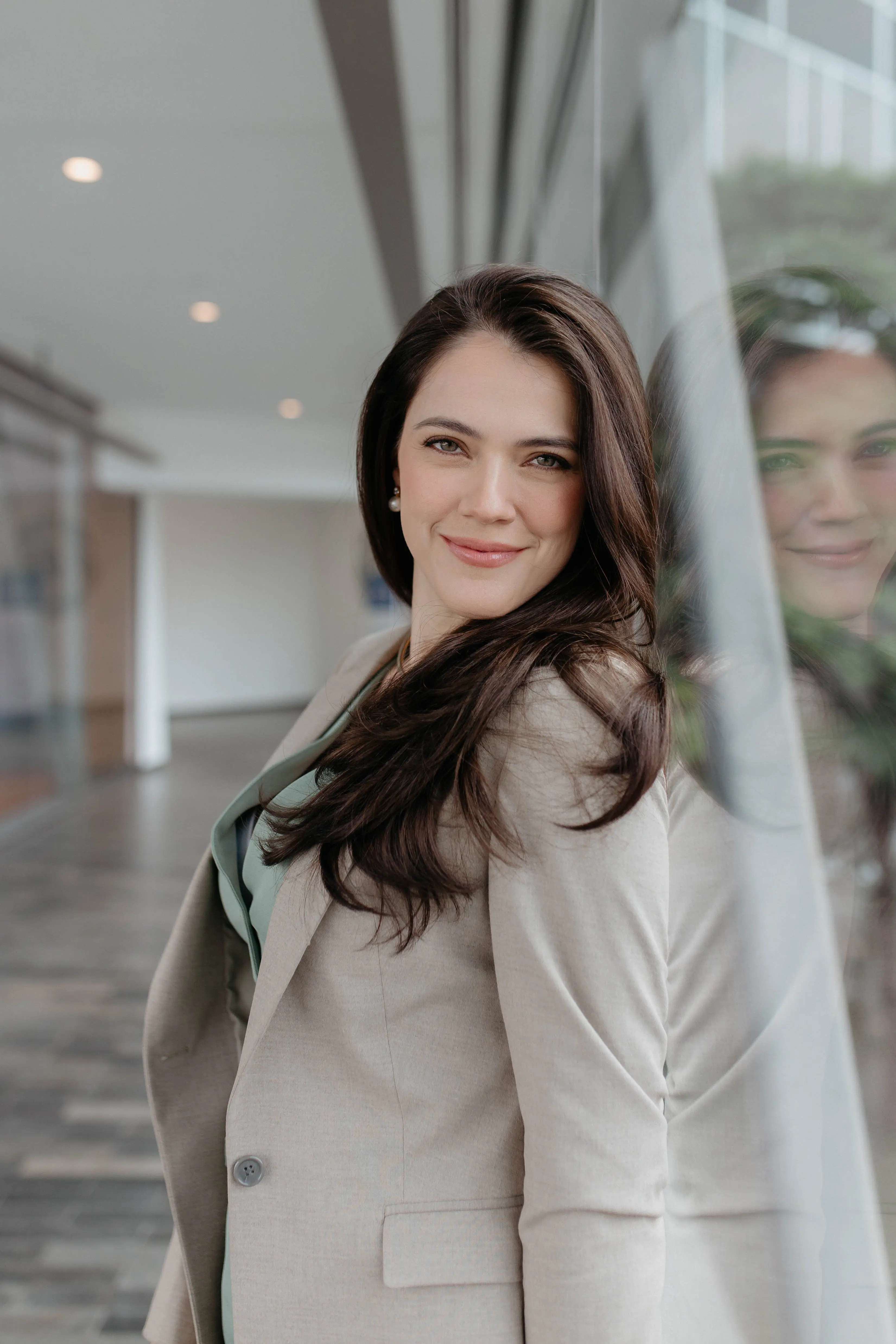 Dra. Débora Maranhão — formação em ginecologia estética e saúde íntima
